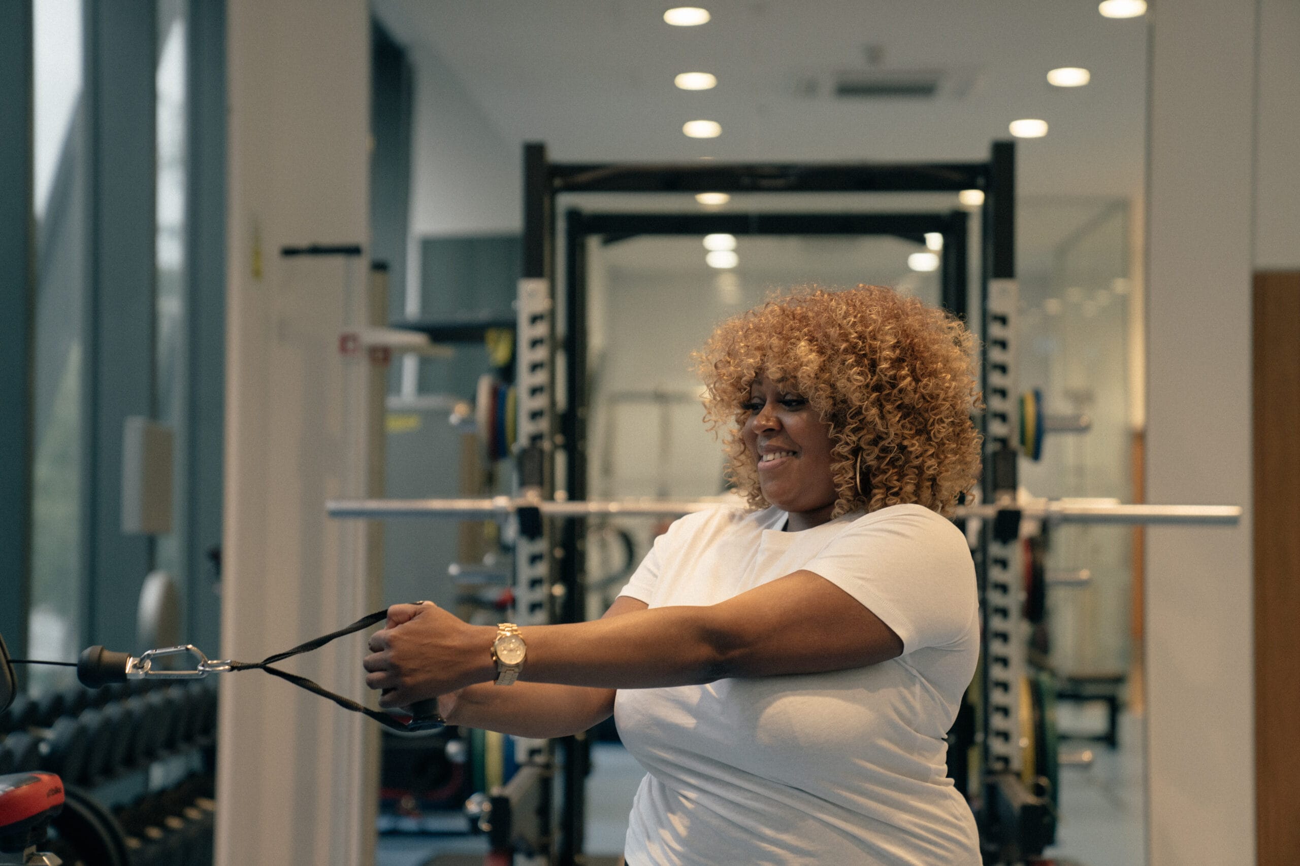 women strength and conditioning exercise in recovery gym