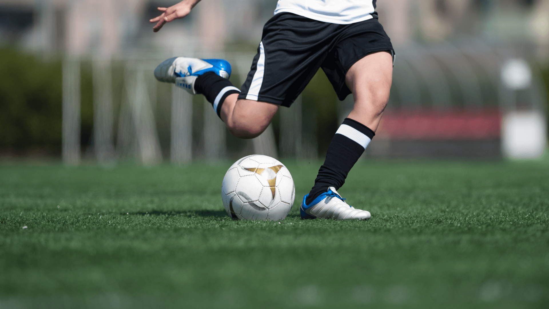How Soft Tissue Therapy Can Help The ‘Pain’ of Football Training